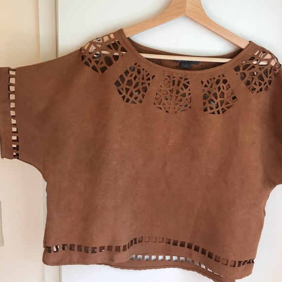 “Maddy...k” faux-suede cutout top - Picture 3 of 3